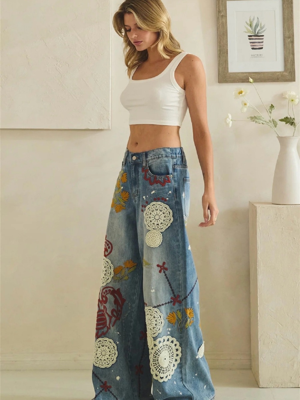 Washed Embroidery Wide Leg Denim Jeans - Picture 6 of 14